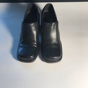 Apostrophe ankle boots